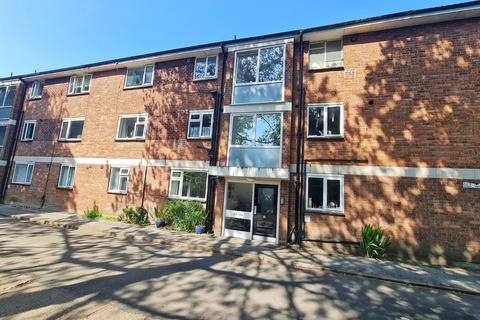 2 bedroom flat to rent, The Homestead, Ashton Lane, Sale, M33