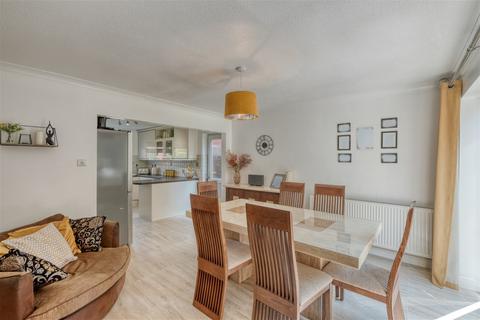 12 Ashperton Close, Redditch, B98 7NG