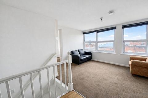 1 bedroom flat to rent, Priory Road,,