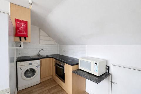 1 bedroom flat to rent, Priory Road,,
