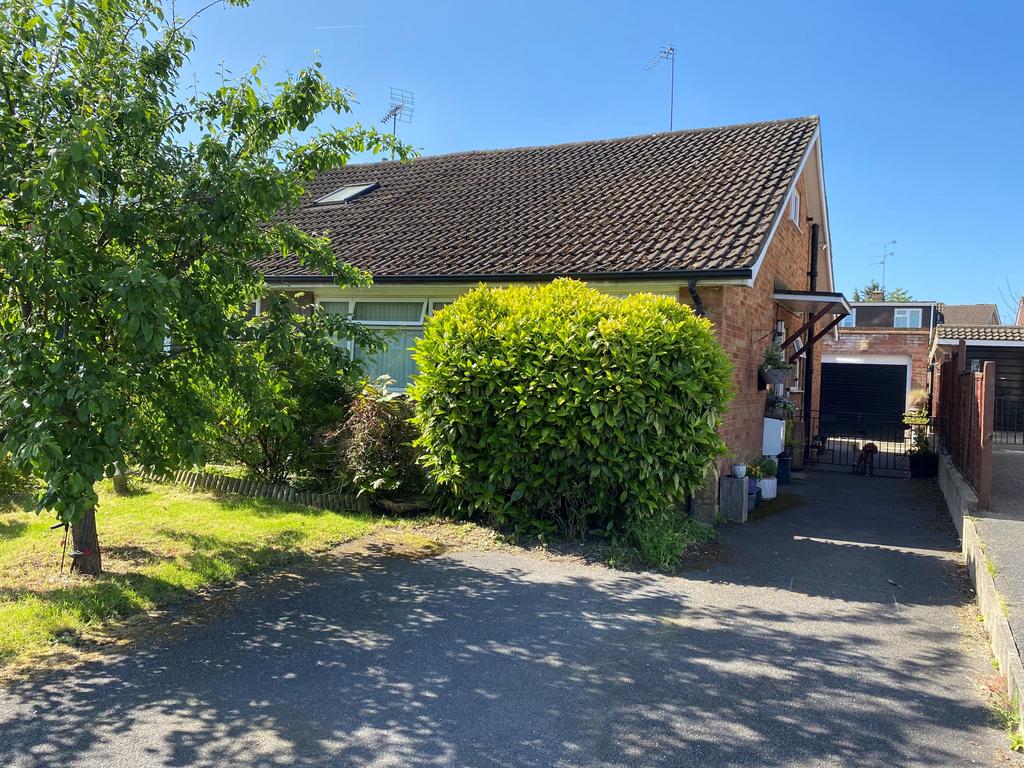 Rother Close, Garston, Watford WD25 0DW 2 bed bungalow for sale £475,000