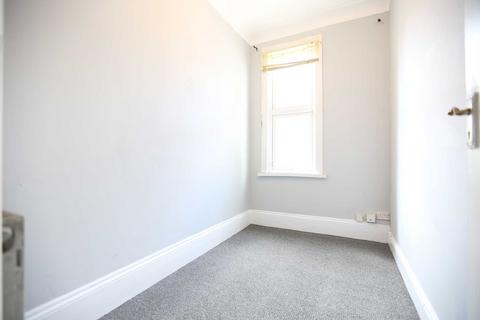 2 bedroom flat to rent - Colchester Road, Leyton, E10