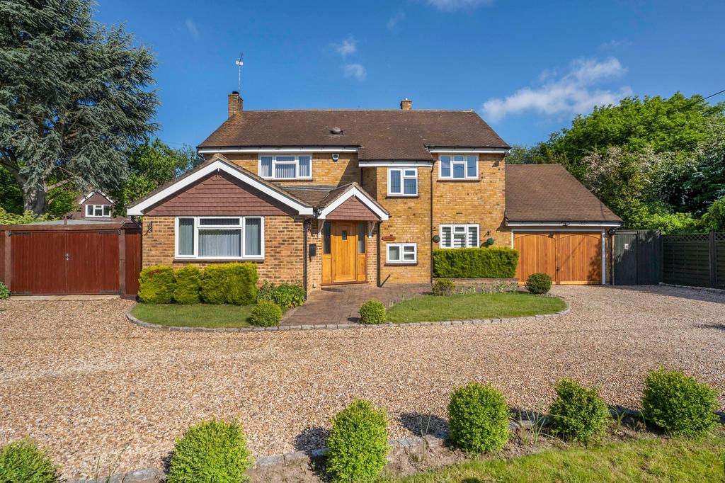 Chapel Road, Flackwell Heath, HP10 4 bed detached house for sale £