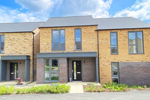 3 bedroom semi-detached house to rent, Blackstone Chase, Harrogate, HG3 2NW