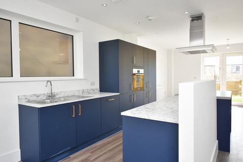 3 bedroom semi-detached house to rent, Blackstone Chase, Harrogate, HG3 2NW