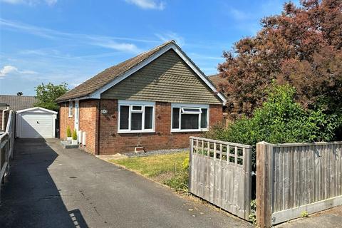 2 bedroom detached bungalow for sale - The Mead, Hythe