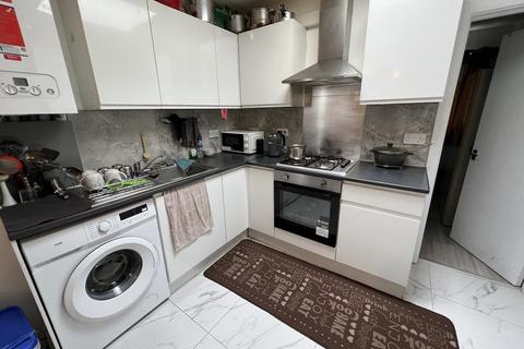 3 bedroom terraced house to rent - 3 Saxon Road, Southall
