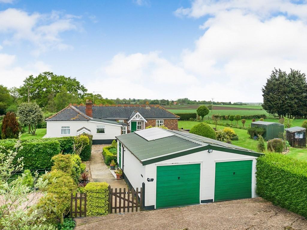 Clarkes Lane, Ilketshall St. Andrew, Beccles 4 bed detached bungalow