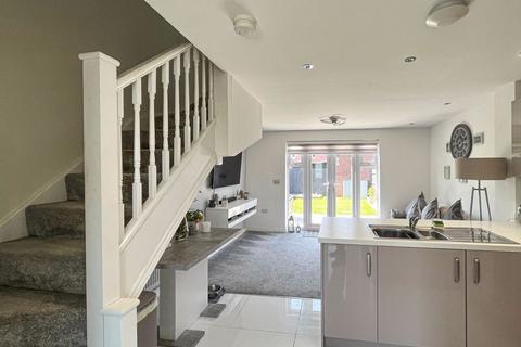 8 Glover Close, Burntwood, WS7 3RA