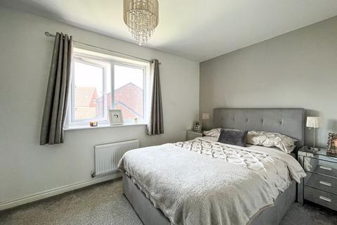 8 Glover Close, Burntwood, WS7 3RA