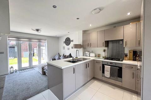 8 Glover Close, Burntwood, WS7 3RA