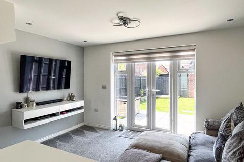8 Glover Close, Burntwood, WS7 3RA