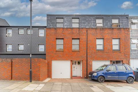 8 Whitmore Close, London, N11 1PB