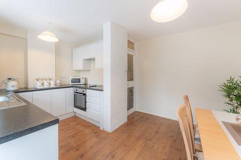 8 Whitmore Close, London, N11 1PB