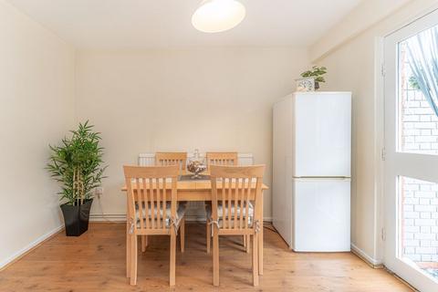 8 Whitmore Close, London, N11 1PB