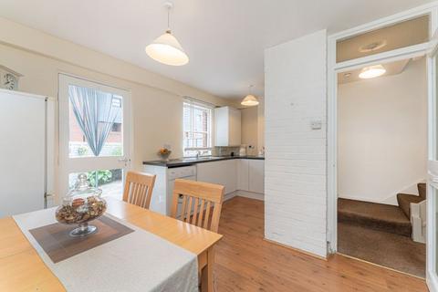 8 Whitmore Close, London, N11 1PB