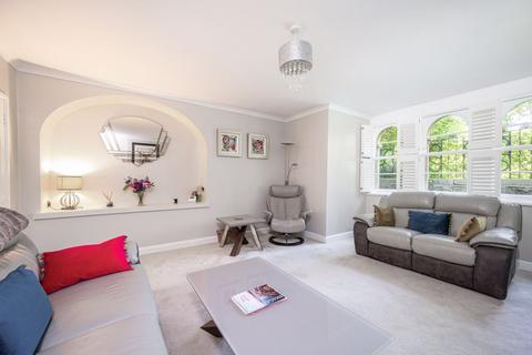 Flat 1, Clifton Park Lodge Clifton Park, Bristol, BS8 3BL