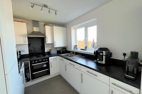 3 bedroom detached house for sale - Sintering Close, Wakefield