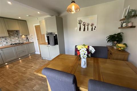 18 Chestnut Road, Swallownest, Sheffield, S26 4SN