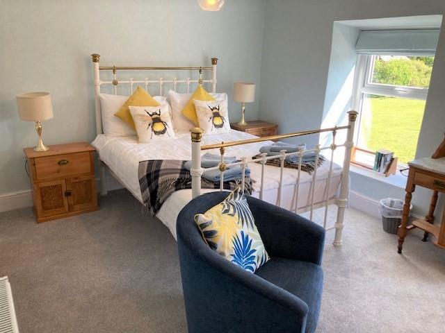 Bedroom 1.jpg