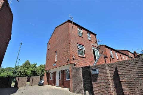 74 Leatherbottle Green, Erith, DA18 4HP