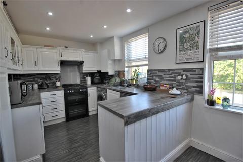 74 Leatherbottle Green, Erith, DA18 4HP