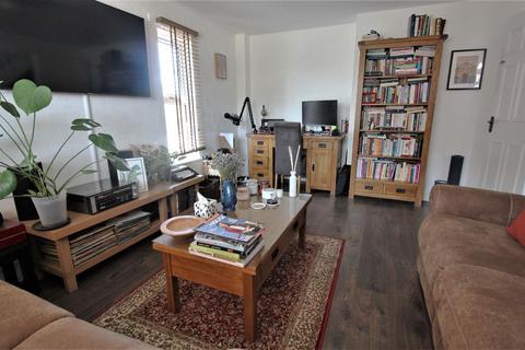 74 Leatherbottle Green, Erith, DA18 4HP