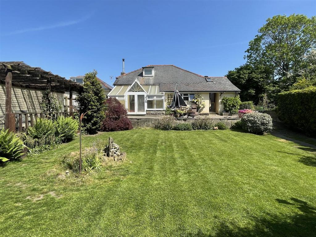 Cardiff Road, Hawthorn, Pontypridd 3 bed detached bungalow for sale £