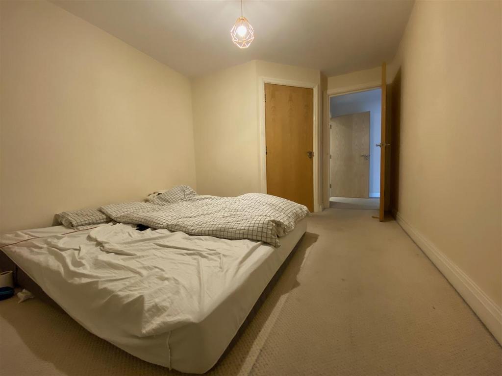 Manor Court, Lawrence Street 2 bed apartment £1,100 pcm (£254 pw)