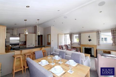 3 bedroom park home for sale, Wayside Leisure Estate, Way Hill, Minster, Ramsgate