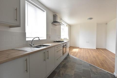 3 bedroom semi-detached house for sale - Warwick Road, Scunthorpe