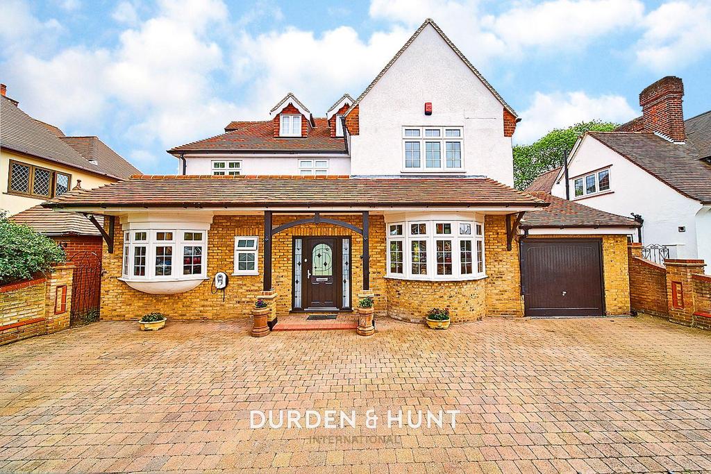 Harrow Drive, Hornchurch, RM11 7 bed detached house for sale £1,250,000