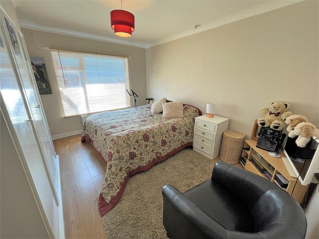 Bedroom 2.JPG