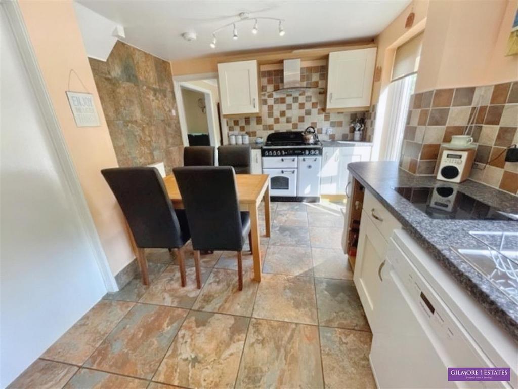 Dining kitchen