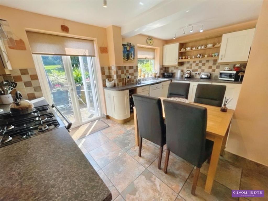 Dining kitchen