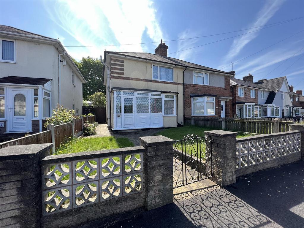 Sidcup Road, Kingstanding, Birmingham 3 bed semidetached house for