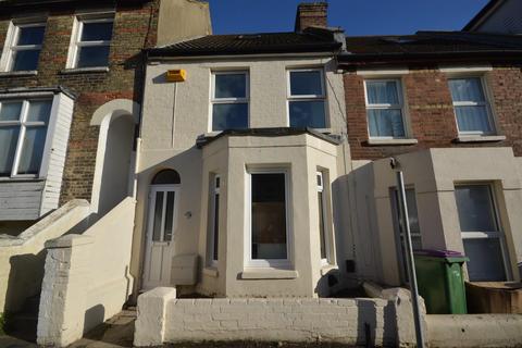 45 Thanet Gardens, Folkestone, CT19 6DF