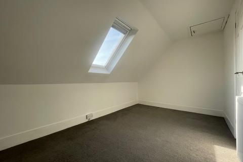 45 Thanet Gardens, Folkestone, CT19 6DF