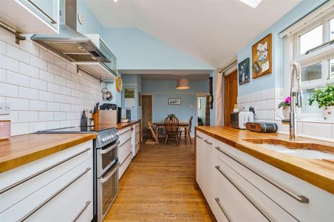 15 Westfield Road, Surbiton, KT6 4EL