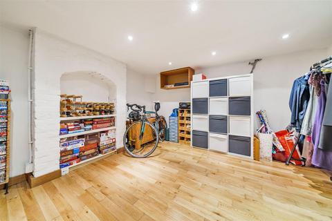 15 Westfield Road, Surbiton, KT6 4EL