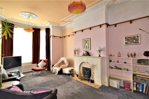 2 bedroom flat for sale, 43 Enys Road, Eastbourne
