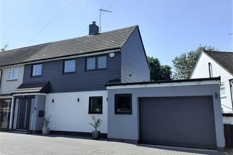 70 Parkfields, Roydon, Harlow, CM19 5JB