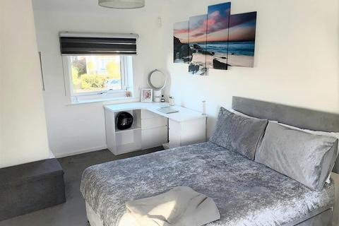 70 Parkfields, Roydon, Harlow, CM19 5JB