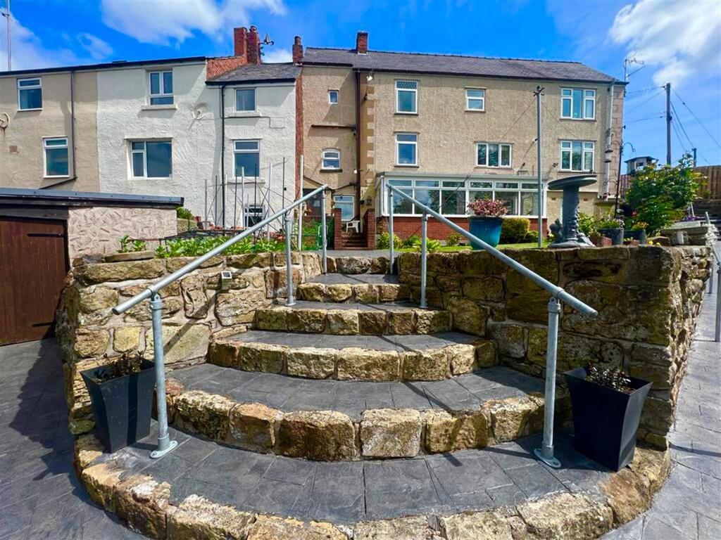 Queen Street 2 bed terraced house for sale £149,950