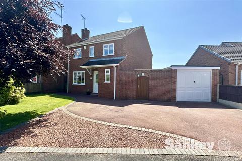 4 bedroom detached house for sale - Cromer Close, Mansfield