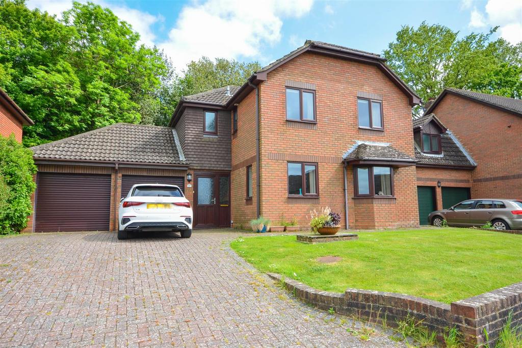Dukes Hill, Battle 4 bed detached house for sale £575,000