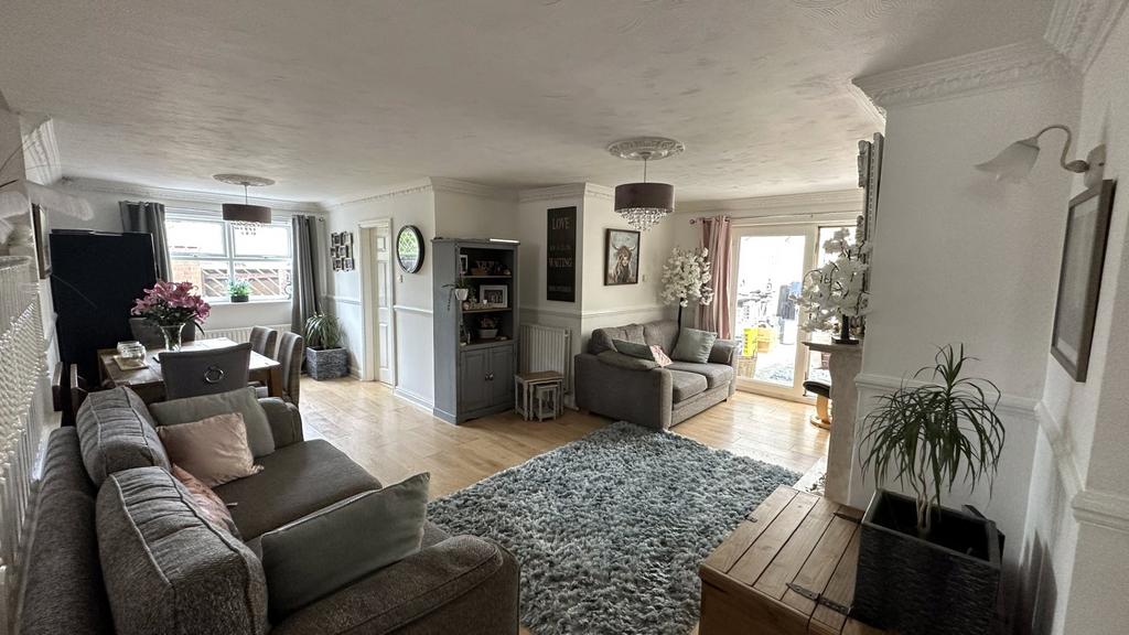 Holindale, Spennymoor, County Durham, DL16 3 bed bungalow to rent £