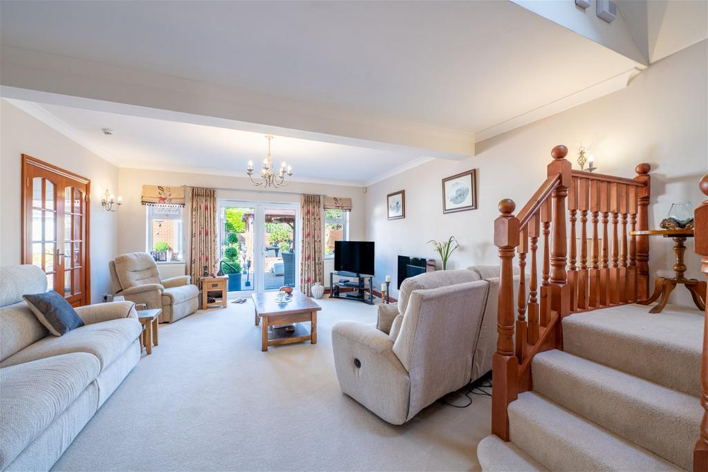 Upton Crescent, Southampton SO16 4 bed detached bungalow £550,000