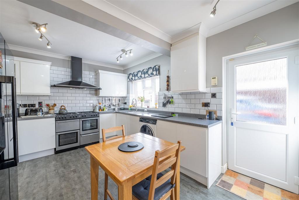 Upton Crescent, Southampton SO16 4 bed detached bungalow £550,000