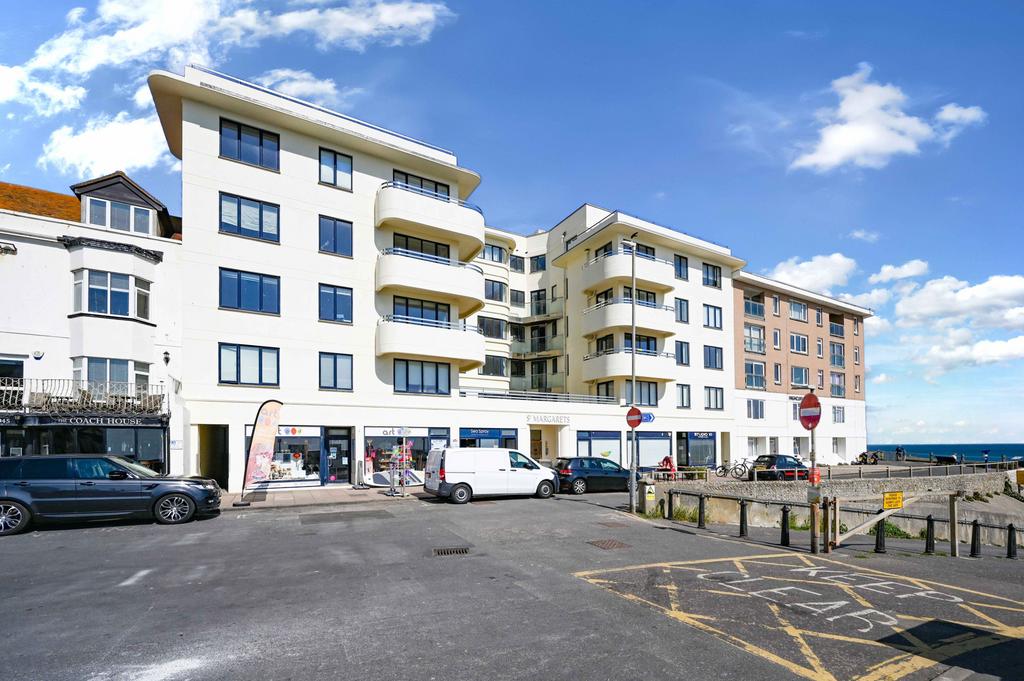 High Street, Rottingdean, East Sussex, BN2 1 bed flat for sale £285,000